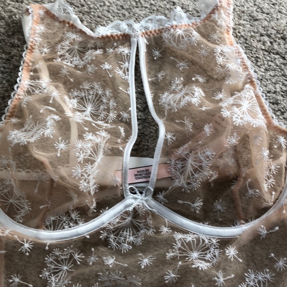 Brand new Victoria’s Secret lingerie - Picture 2 of 7